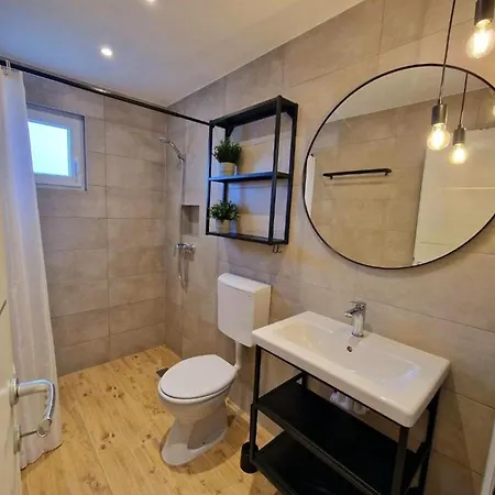 Charming Tome With Pool Apartment