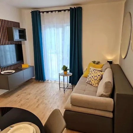 Charming Tome With Pool Apartment *