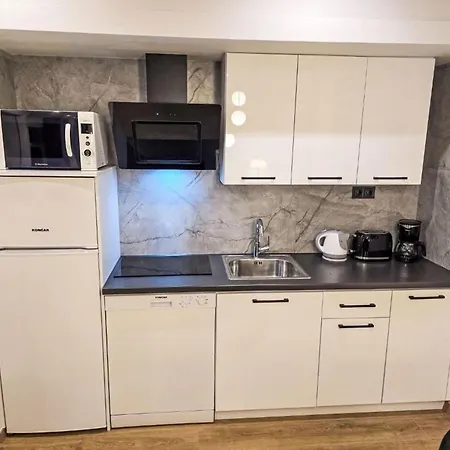 Apartment Charming Tome With Pool Vir