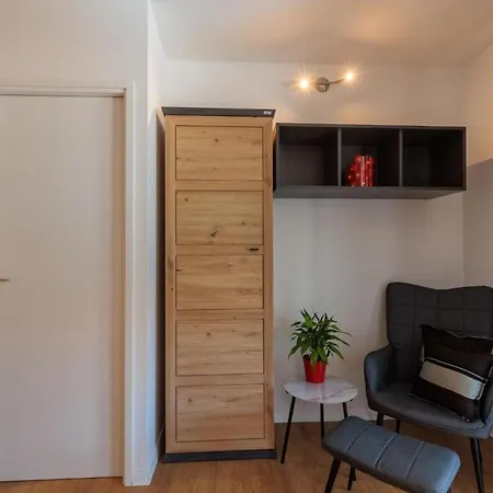 Charming Tome With Pool Apartment