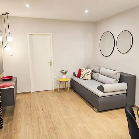 Apartment Charming Tome With Pool *