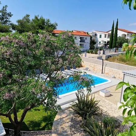Appartamento Charming Tome With Pool